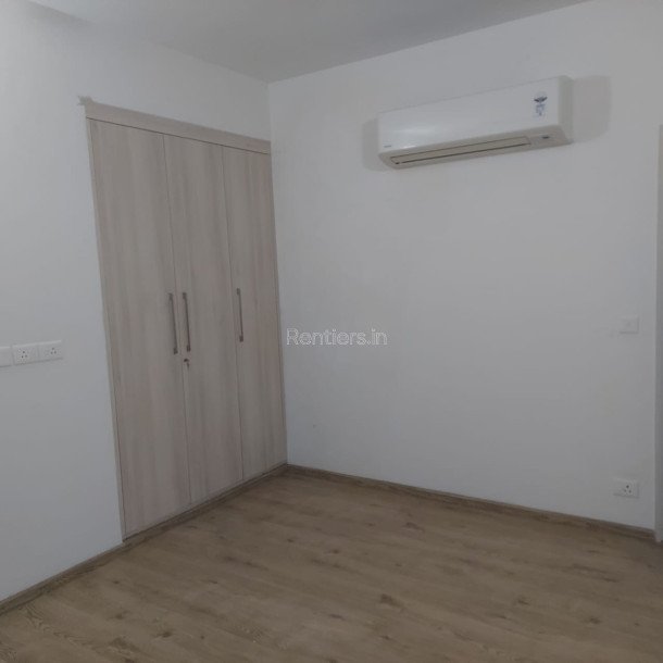 3bhk with servant and study available for Rent in Experion The Heartsong Seactor 108 Gurgaon-11
