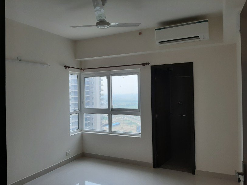 3BHK +SR flat for sale  Adani Oyster Grande Sector 102,GURGAON-4