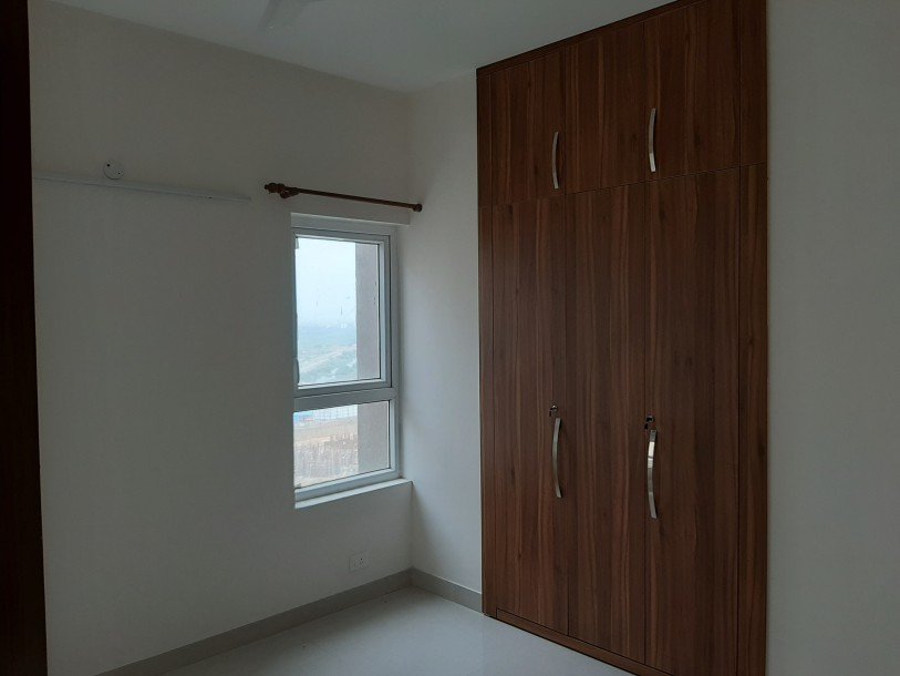 3BHK +SR flat for sale  Adani Oyster Grande Sector 102,GURGAON-5