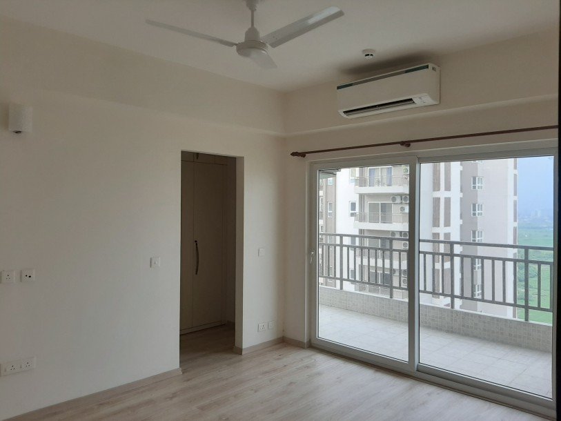 3BHK +SR flat for sale  Adani Oyster Grande Sector 102,GURGAON-6