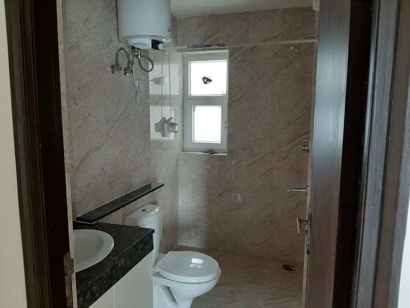 3BHK +SR flat for sale  Adani Oyster Grande Sector 102,GURGAON-10