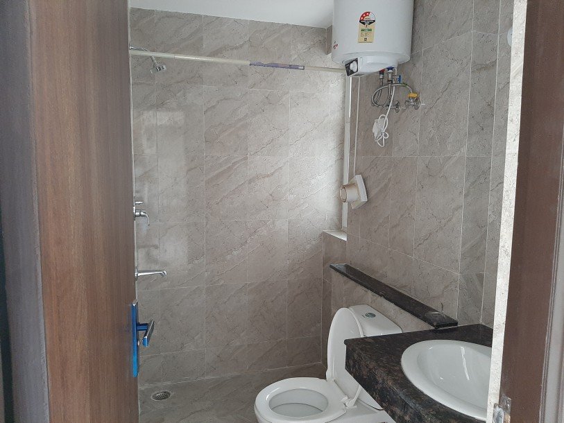 3BHK +SR flat for sale  Adani Oyster Grande Sector 102,GURGAON-11