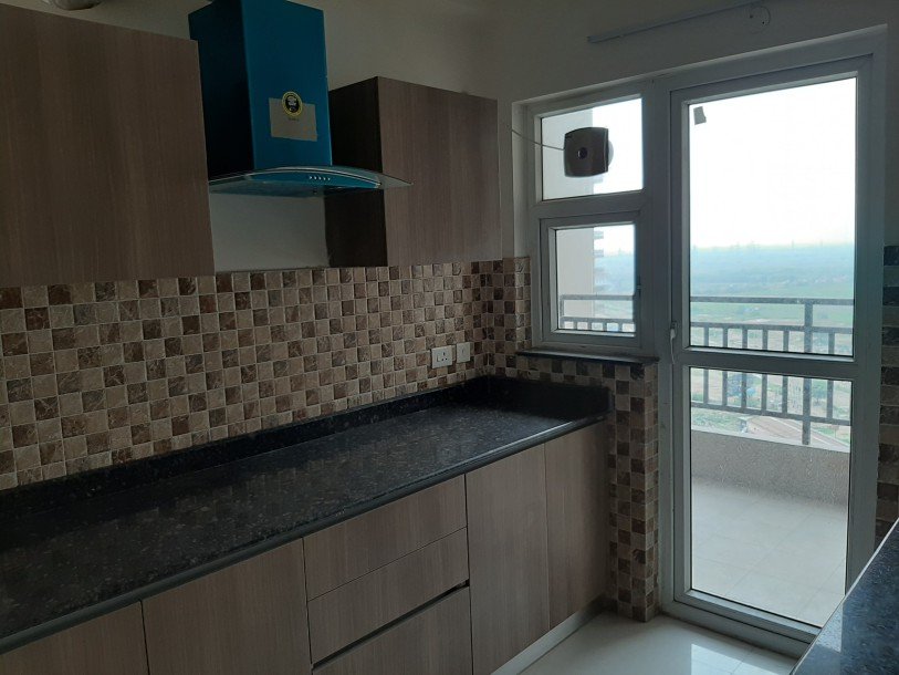 3BHK +SR flat for sale  Adani Oyster Grande Sector 102,GURGAON-13