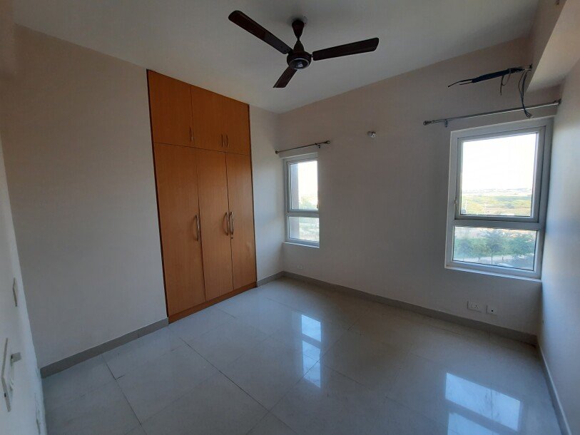 3bhk semifurnished apartment in sector 102 gurgaon-8