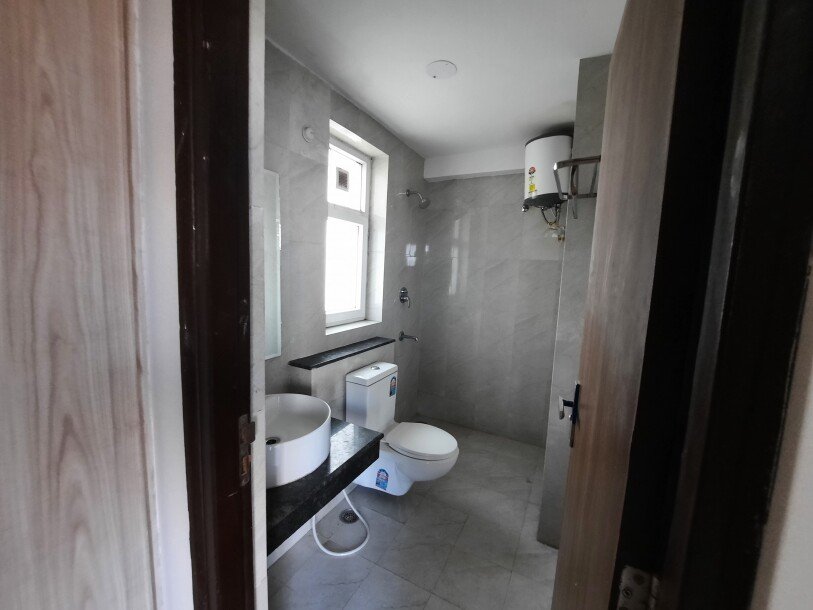 3bhk semifurnished apartment in sector 102 gurgaon-3
