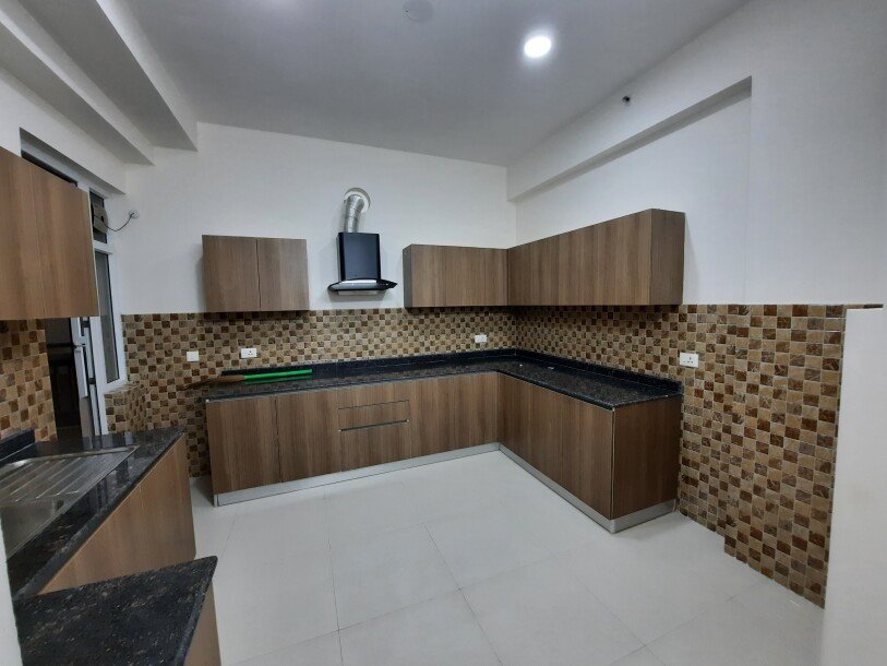 4bhk semifurnished flat in sector 102 gurgaon-21