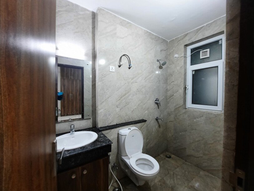 4bhk semifurnished flat in sector 102 gurgaon-18