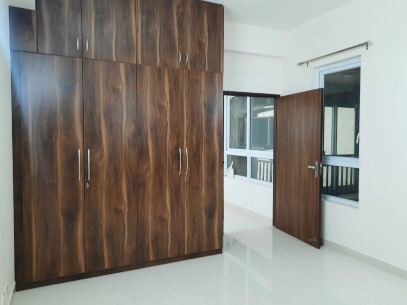 4bhk semifurnished flat in sector 102 gurgaon-10