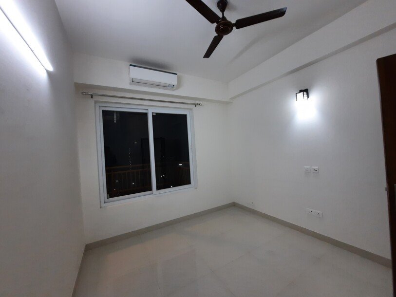 4bhk semifurnished flat in sector 102 gurgaon-9