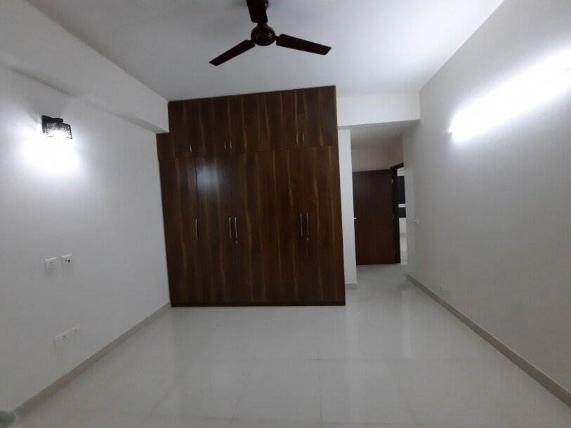 4bhk semifurnished flat in sector 102 gurgaon-6