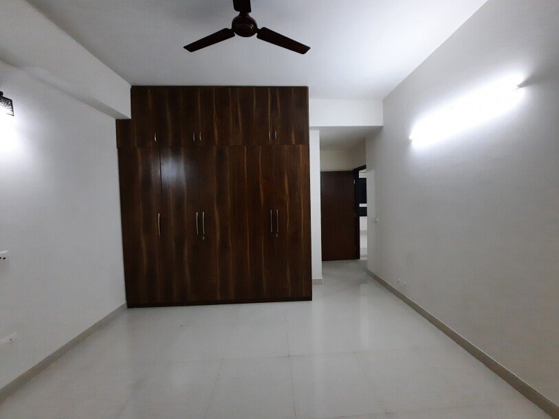 4bhk semifurnished flat in sector 102 gurgaon-5