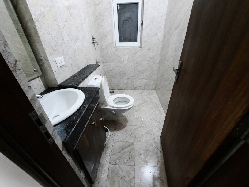 4bhk semifurnished flat in sector 102 gurgaon-3