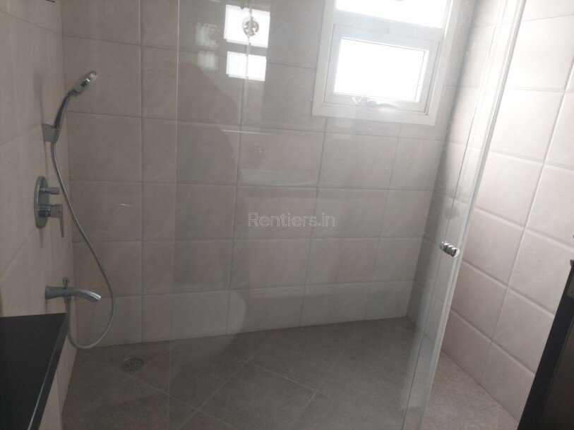 4bhk Duplex villa available on Rent in Sobha International City Sector 109 Gurgaon-2