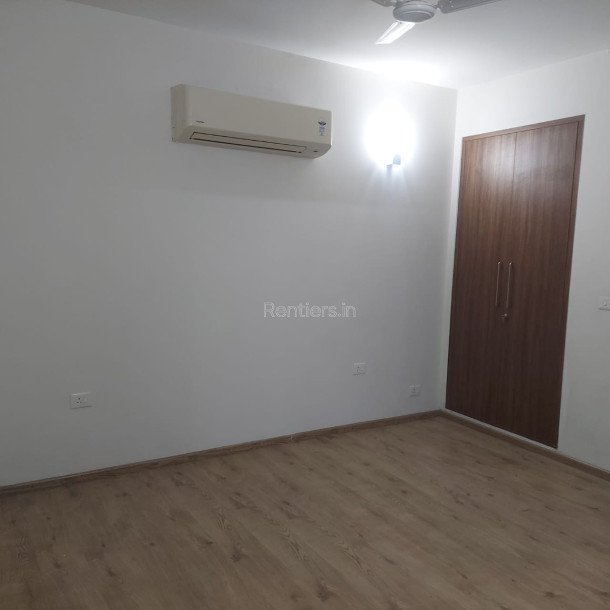 3bhk with servant and study available for Rent in Experion The Heartsong Seactor 108 Gurgaon-9