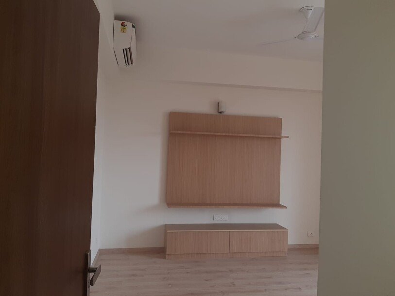 4bhk apartment for rent in Adani Oyster Grande Sector 102 Gurgaon-2