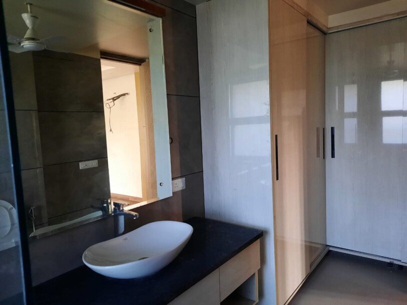 4bhk semifurnished flat in Palam vihar  gurgaon-10
