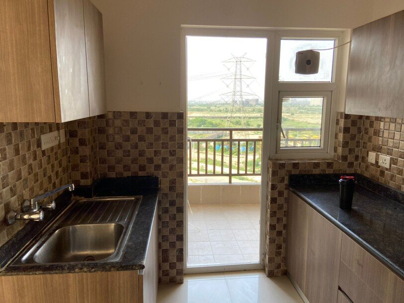 3bhk  1889 SQFT semifurnished flat in adani oyster grande sector 102  gurgaon-21