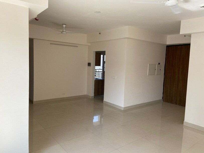 3bhk  1889 SQFT semifurnished flat in adani oyster grande sector 102  gurgaon-18