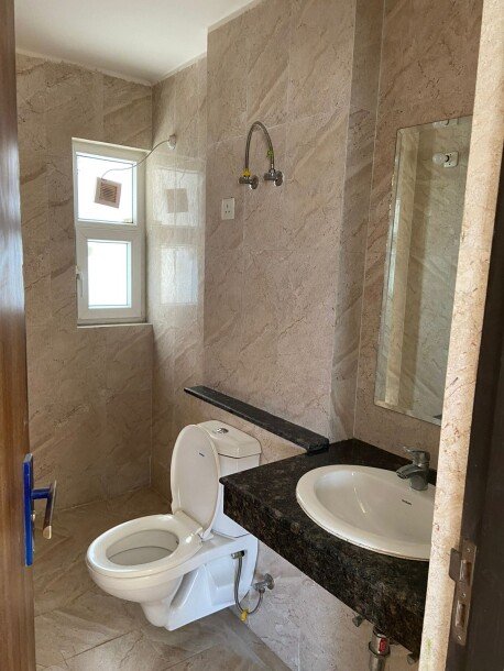 3bhk  1889 SQFT semifurnished flat in adani oyster grande sector 102  gurgaon-19