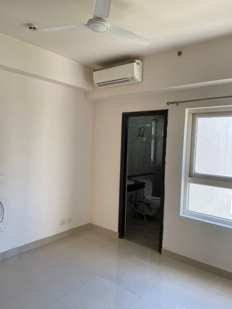 3bhk  1889 SQFT semifurnished flat in adani oyster grande sector 102  gurgaon-16