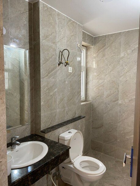 3bhk  1889 SQFT semifurnished flat in adani oyster grande sector 102  gurgaon-6