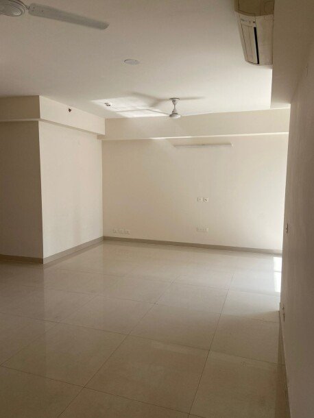 3bhk  1889 SQFT semifurnished flat in adani oyster grande sector 102  gurgaon-4