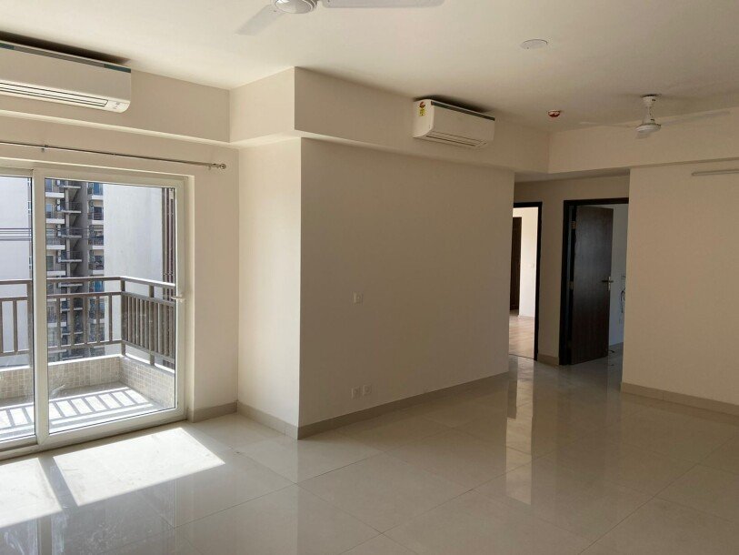 3bhk  1889 SQFT semifurnished flat in adani oyster grande sector 102  gurgaon-2