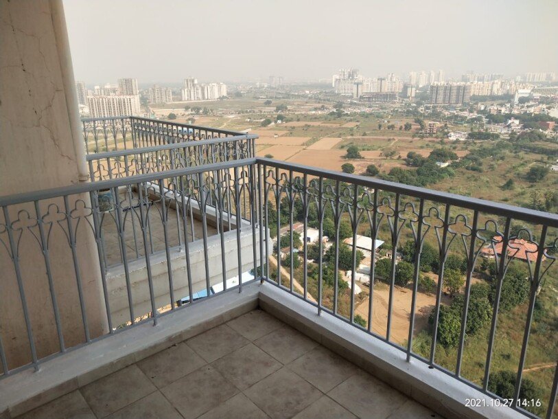 3 bhk apartment in DLF REGAL GARDEN-1