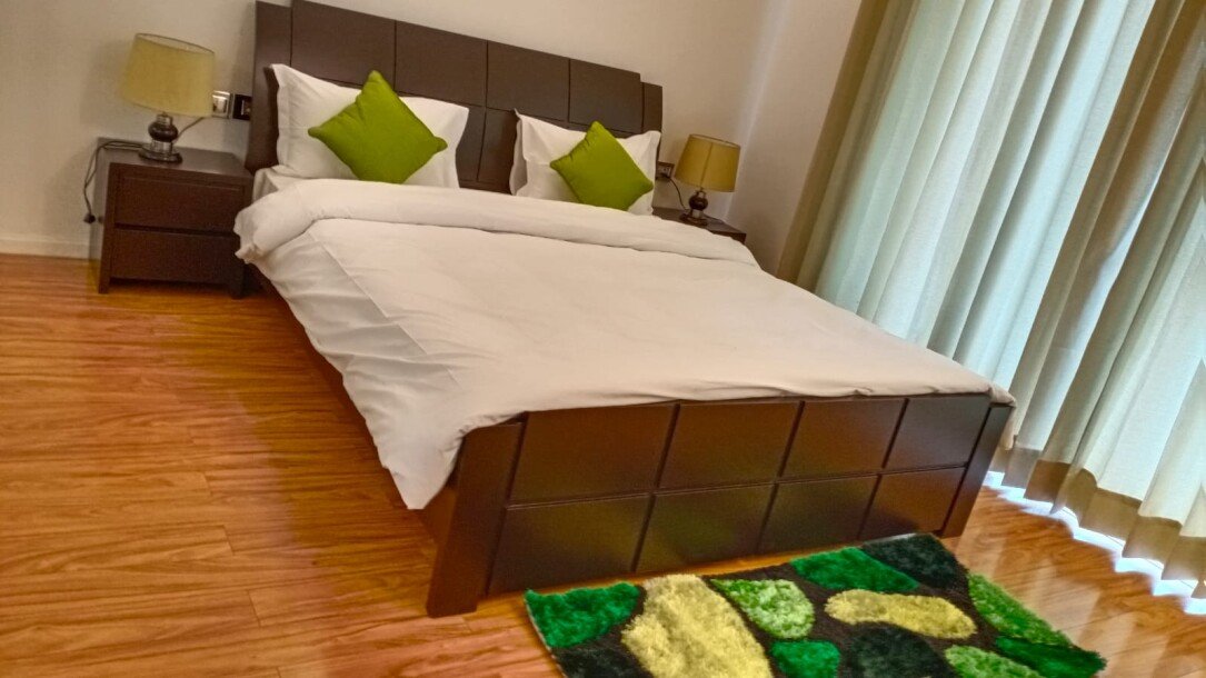 4bhk flat in India Dlf the crest  sector 54 gurgaon-4
