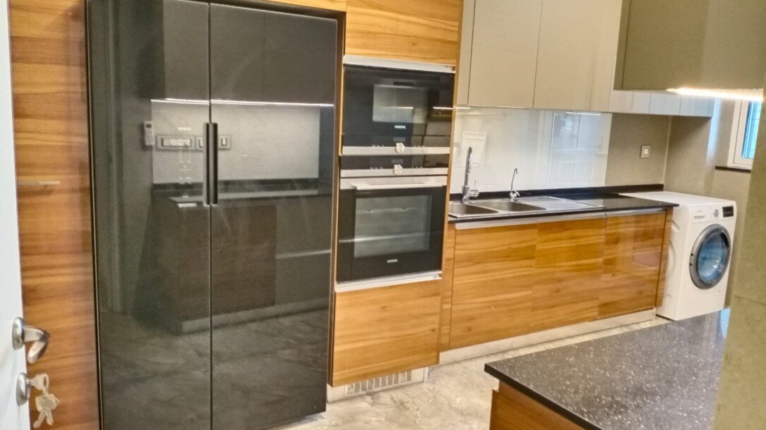 4bhk flat in India Dlf the crest  sector 54 gurgaon-1