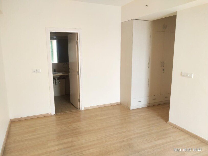 3bhk flat in Dlf regal garden sector 90 gurgaon-13