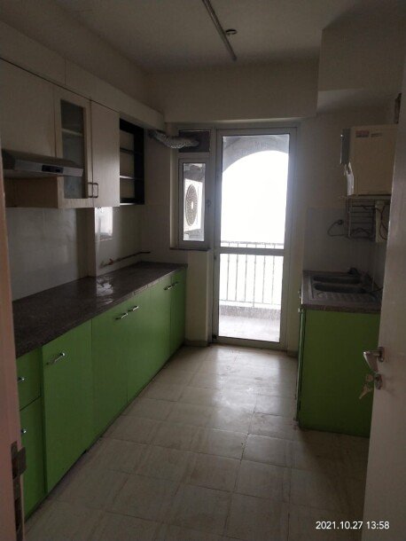 3bhk flat in Dlf regal garden sector 90 gurgaon-8