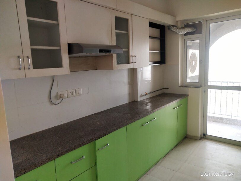 3bhk flat in Dlf regal garden sector 90 gurgaon-7