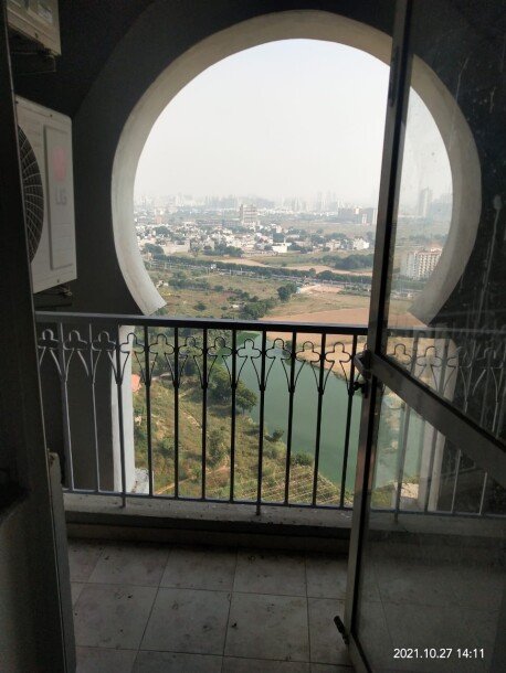 3bhk flat in Dlf regal garden sector 90 gurgaon-6