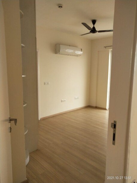 3bhk flat in Dlf regal garden sector 90 gurgaon-3