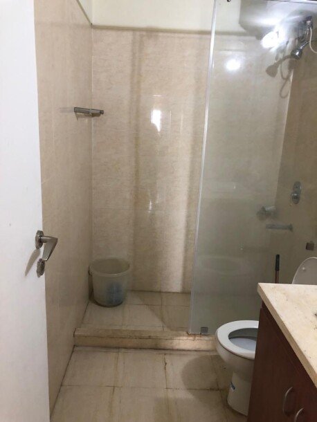3 bhk apartment in DLF REGAL GARDEN-10