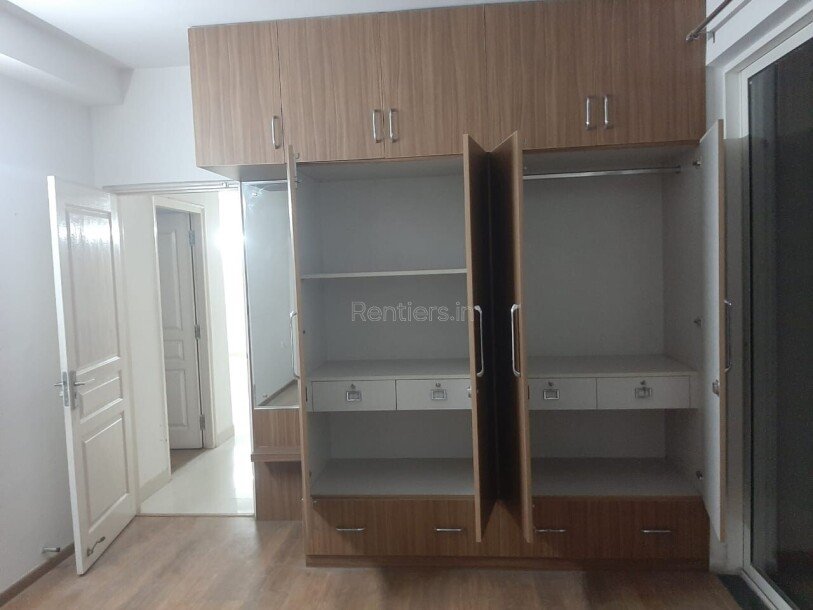 2bhk apartment for rent in Godrej Summit sector 104 Gurgaon-9