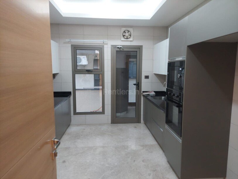 5bhk 500sqyards independent Villa in Sobha International City-6