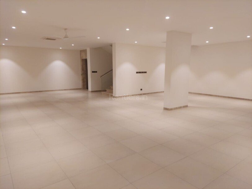 5bhk 500sqyards independent Villa in Sobha International City-4
