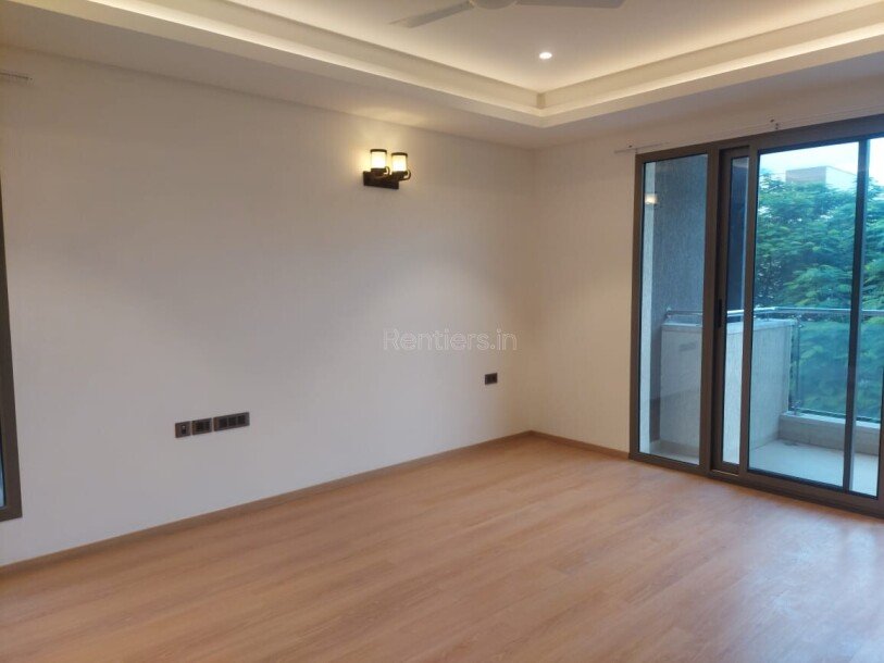 5bhk 500sqyards independent Villa in Sobha International City-9