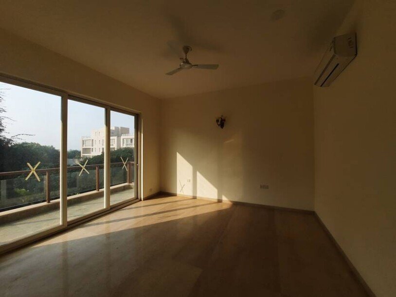 5bhk 8000 sqft  independent villa puri deplomatic greens sector 110A gurgaon-10