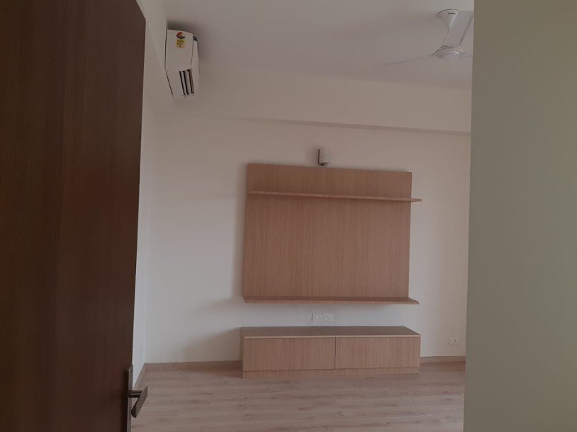4BHK Apartment for rent in Oyster Grande, Sector 102 , gurgaon-12