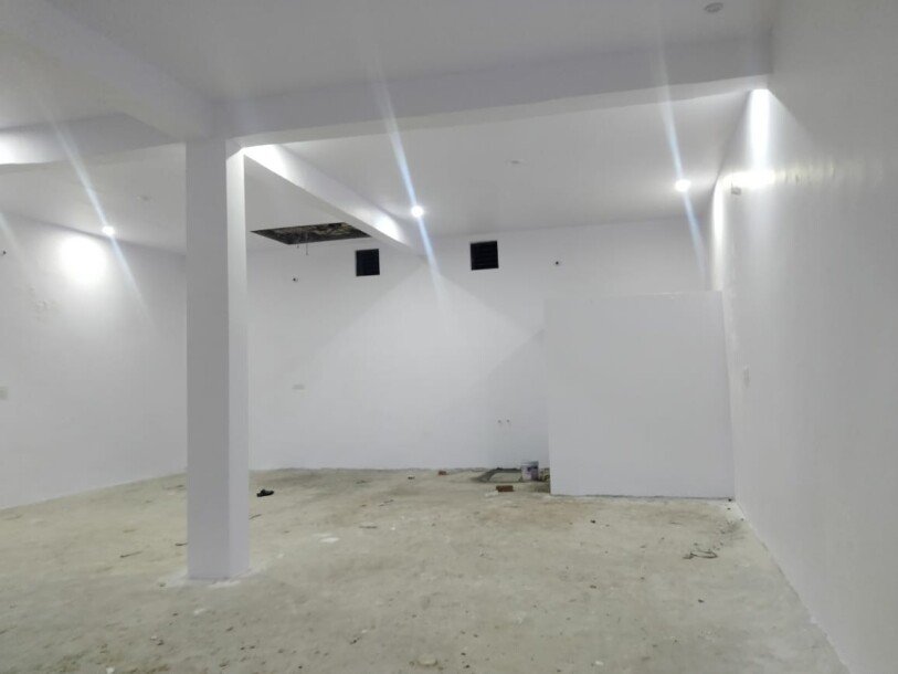 Rental space available for warehouse/office/gym/library-2