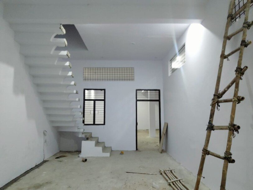 Rental space available for warehouse/office/gym/library-6