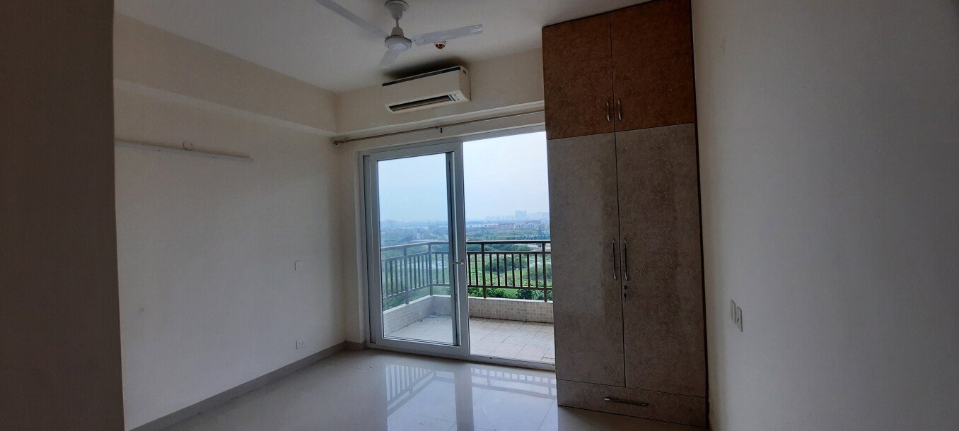 4BHK Apartment in Oyster Grande Sector 102,gurgaon-3