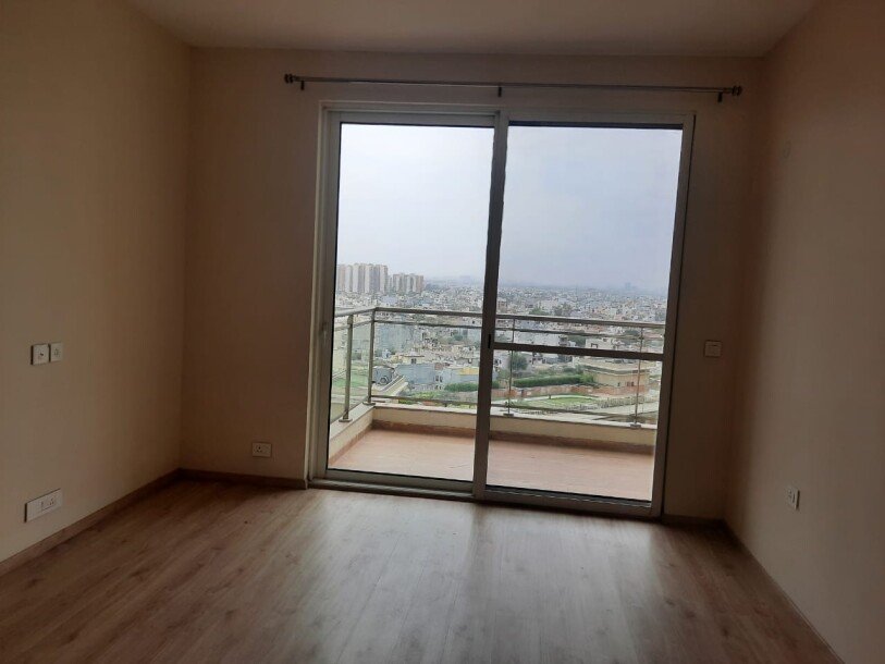 3bhk flat in 3bhk flat in Experian windchants sector 112 Gurgaon-9