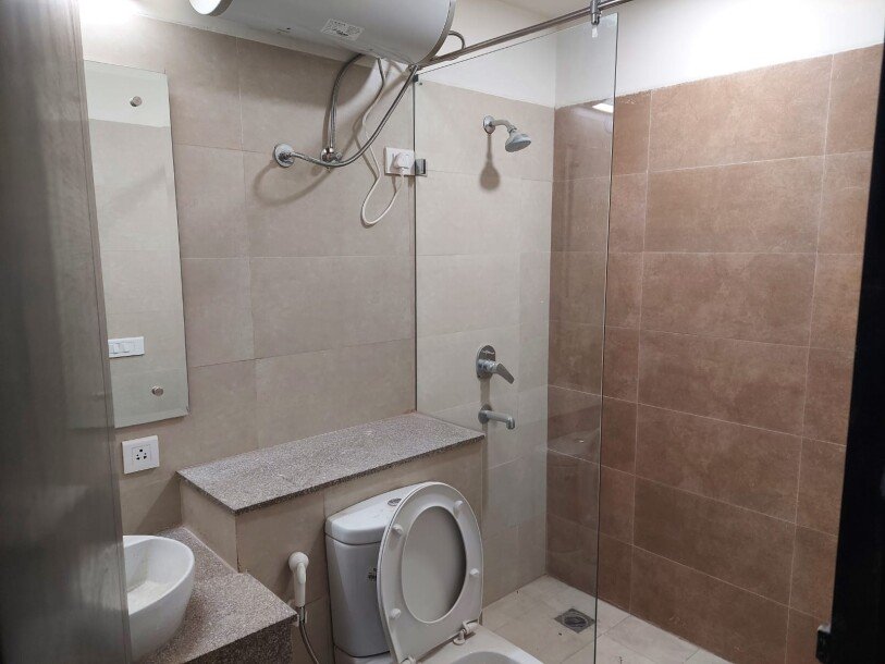 4 BHK Apartment for rent in indiabulls Enigma Sector-110 Gurgaon-6