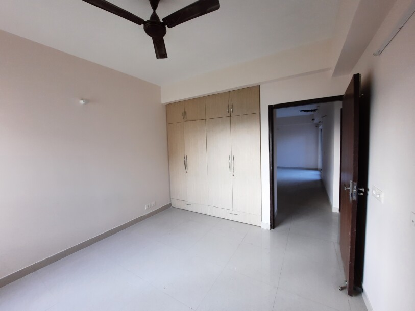 3bhk semifurnished apartment in sector 102 gurgaon-12