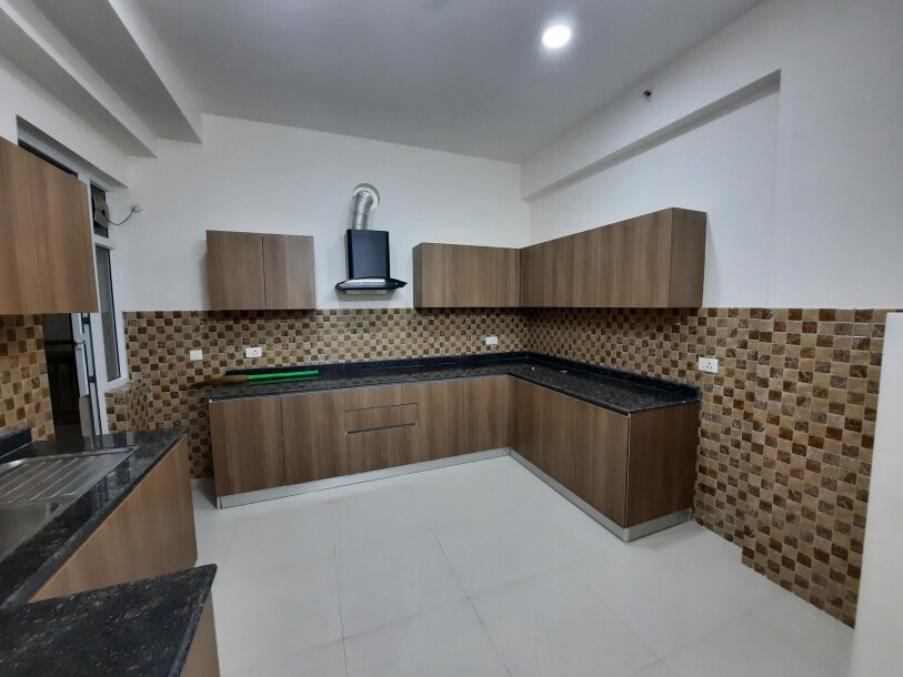 4bhk semifurnished flat in sector 102 gurgaon-22