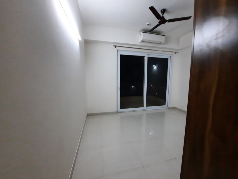 4bhk semifurnished flat in sector 102 gurgaon-8